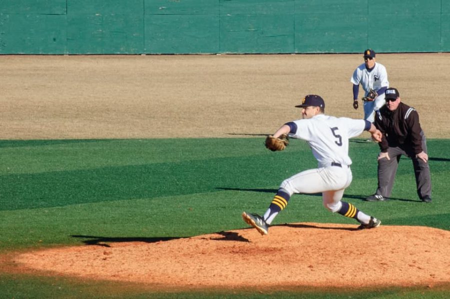 Siena+Snapshot%3A+Baseball+vs.+Michigan-Dearborn