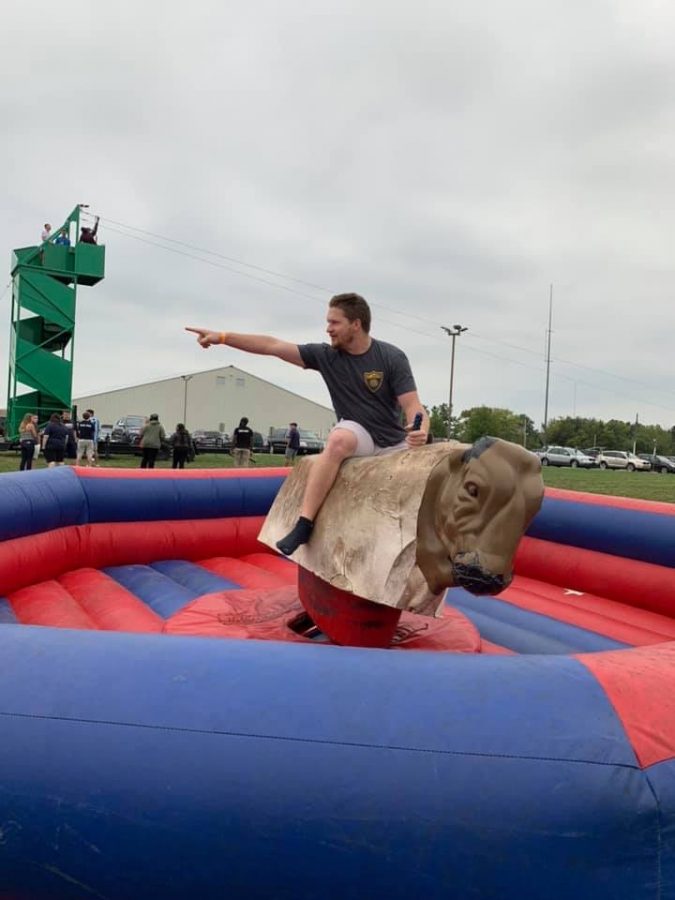 Siena Heights Draws Student Crowd with A Carnival