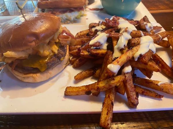 REVIEW: Chomp Burger – The Best Burgers in Town?